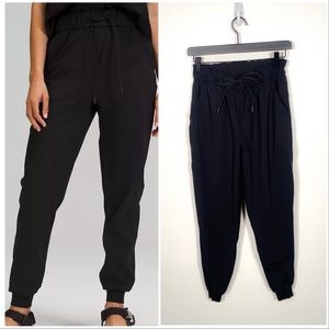 Lululemon stretch high rise jogger full length black size 6